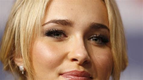 girls hayden panettiere once had a lesbian experience welt