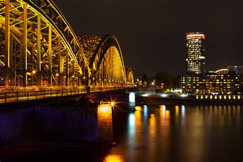 rhein  koeln bei nacht foto bild deutschland europe nordrhein