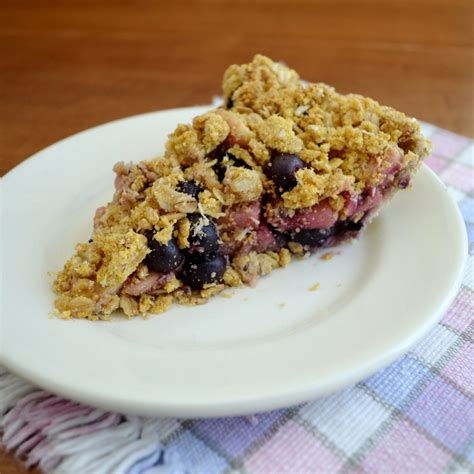blueberry apple crumb pie