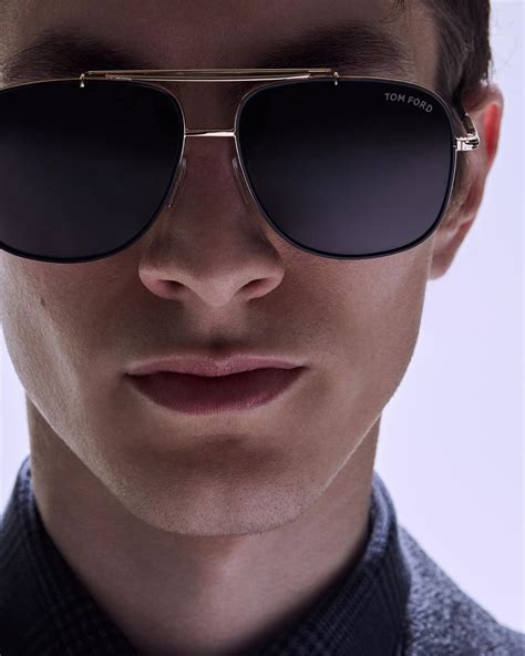 Pin By Dionne Bailey On What A Man♥ Aviator Sunglasses Mens