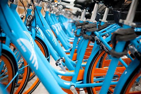 fietsen van blue bike deze zomer voor  euro te huur  brussel foto hlnbe