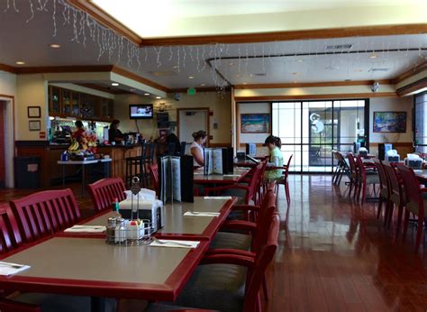 great eats hawaii pueos restaurant coral creek golf