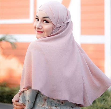 terbaru  warna lengkap jilbab bergo maryam