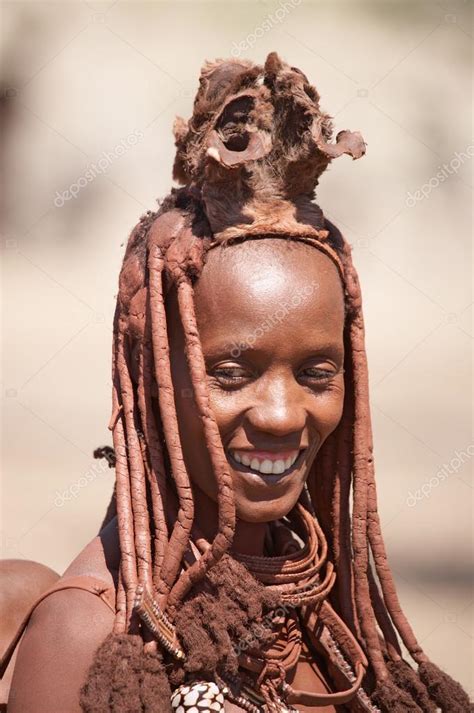 Himba Mujer En Namibia — Foto Editorial De Stock © Muha04 28215625