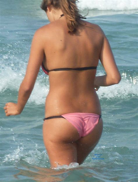 Italian Beach Asses Not Nude But Good July 2014