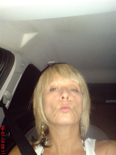 maid marian 58 from gravesend is a local milf looking for a sex date