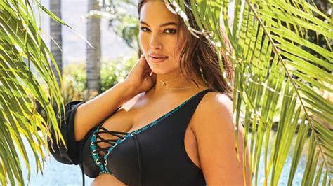 Ashley Graham Is The Epitome Of Pregnancy Glow In Her New