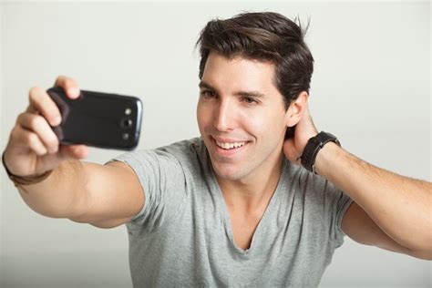 are men who take selfies narcissistic health enews