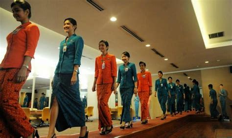 beauty gorgeous stewardess training in garuda indonesia ~ world stewardess crews
