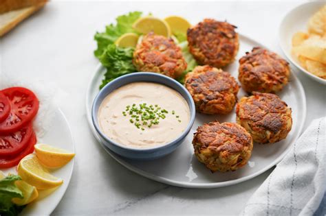 crab cake sauce easy remoulade sauce  crab cakes hungry huy