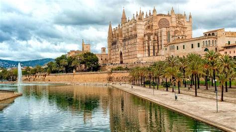 catedral de mallorca catedrales de espana  merece la pena visitar por solea