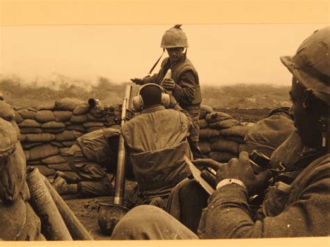 marine mortar men mos  firing mortars   siege  khe sanh