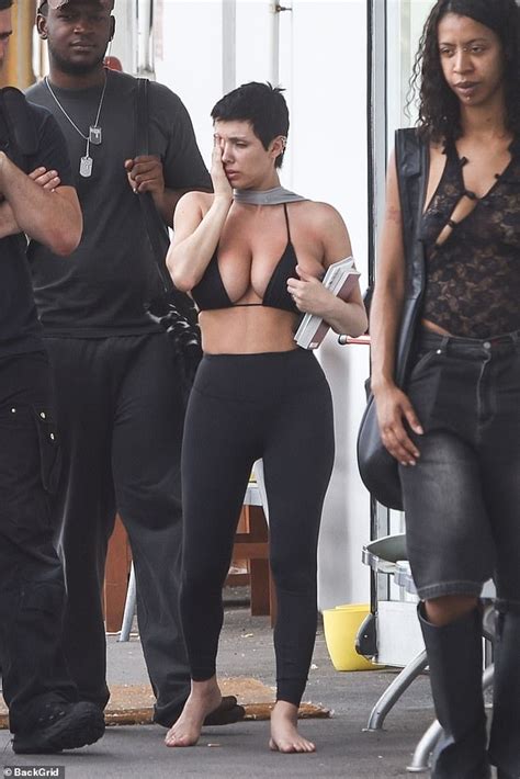 Kanye West S Busty Wife Bianca Censori Turns Heads With Very