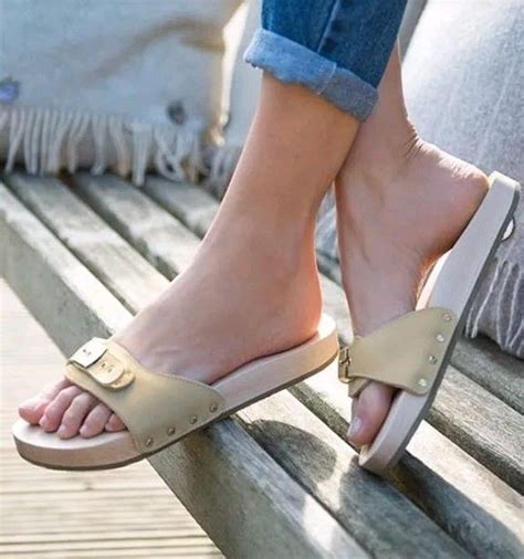 pin auf wooden sandals mixed