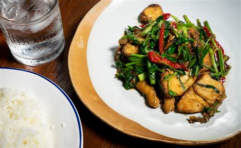 Stir Fried Seabass With Chinese Celery ปลาผัดขึ้นฉ่าย