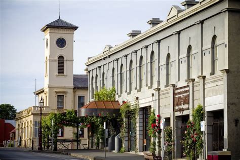 daylesford  leafy victorian town perfect  foodies   tired   city