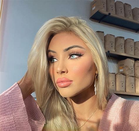 katerina rozmajzl bio age height instagram biography