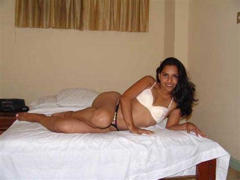 aap ka loda lene ke liye dekh rahi he antarvasna indian sex photos