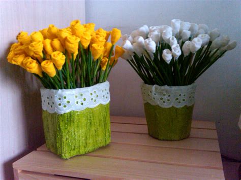 membuat vas bunga  limbah kertas terbaru