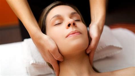 Combat Seasonal Allergies With Diy Lymphatic Drainage Massage Hg