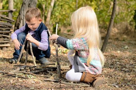 reasons children  regular outdoor play