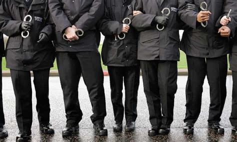 met police officers told they must justify pre arrest use of handcuffs