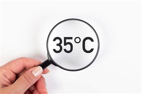 degrees celsius text  magnifying glass creative commons bilder