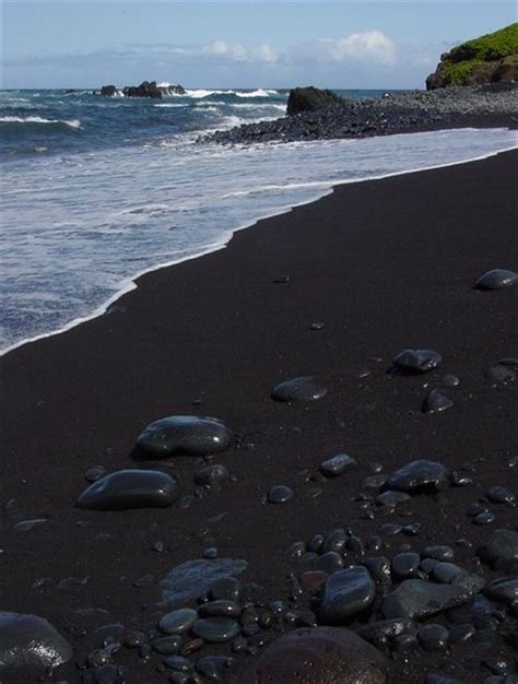 Black Sand Beach Maui Living In Hawaii Moving To Oahu