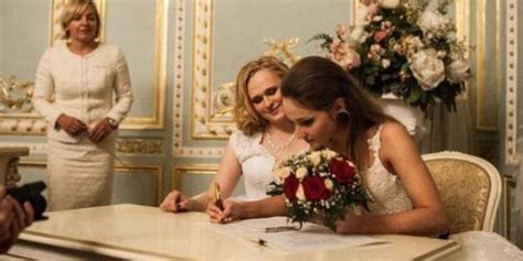 Irina Shumilova E Alyona Fursova Si Sono Sposate A San Pietroburgo Il