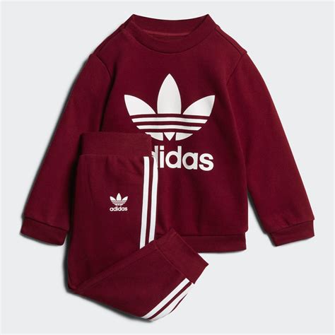 theyre   young  bold sporty style  infants set delivers  classic adidas