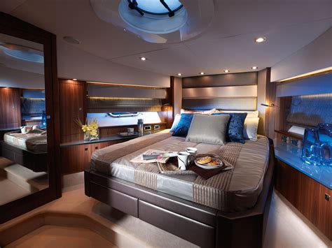 chambre dun yachts luxury bedroom master luxurious bedrooms luxury yacht interior
