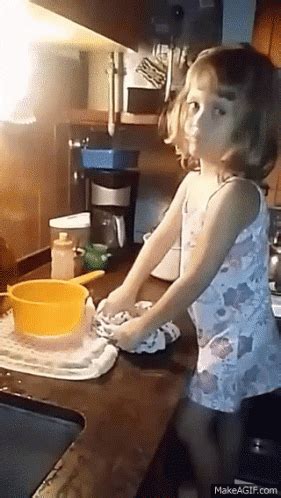 girl cleaning gif girl cleaning startthemyoung discover share gifs