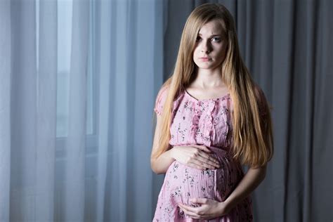 Teen Pregnancy Rate Falls 42 6 Percent After Uk Cuts Sex