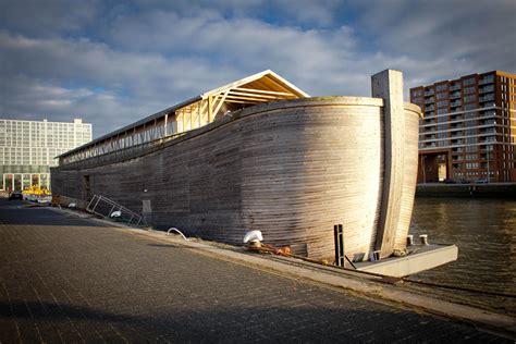 schwimmendes bibel erlebnismuseum arche noah  rostock
