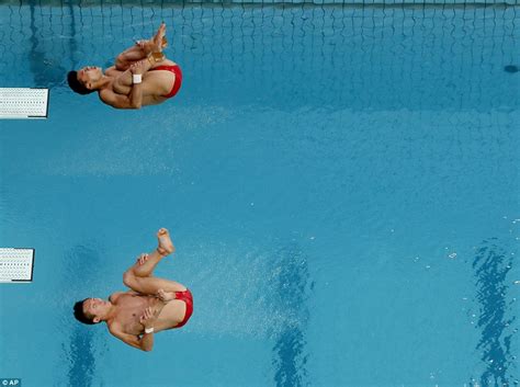 mens olympic synchronised diving captured  incredible  daily mail