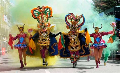 autoridades confirman  se realizara el carnaval de oruro  erbol