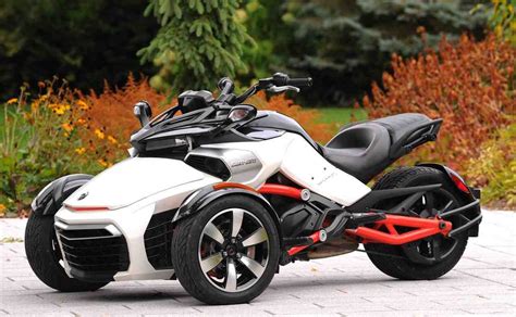 spyder  wheel motorcycle car slingshot open air roadster  wheel