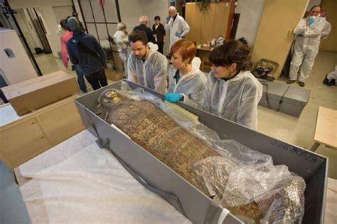 archaeologists in poland discover first known pregnant mummy