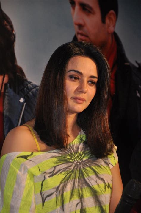 Bollywood Actress Gorgeous Dimple Girl Preity Zinta Full Hd Images