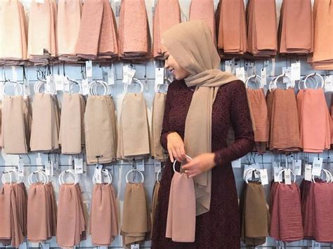 inilah aneka warna hijab  membuat wajah hijaber jadi cerah avanascarf