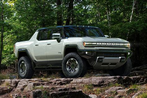 gmc hummer ev   auctioned  charity carbuzz