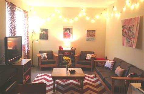 Pin By Carolyn On Dorm Living Room College Apartment Living Room