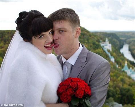 russian wedding photos take less than traditional approach daily mail
