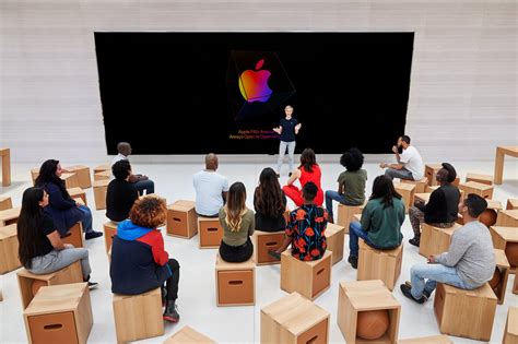 Apple Decides To Postpone Its Return Of In Store Classes And Increases