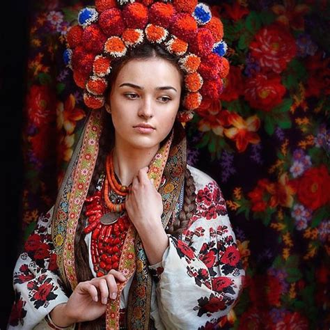 amazing portraits of modern women wearing traditional