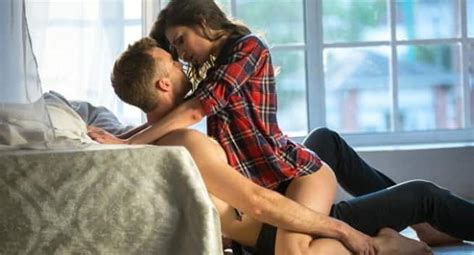 6 things guys want girls to do while kissing read health related blogs articles and news on sex