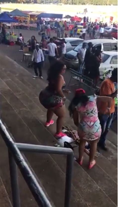 2 woman causes chaos as they d nces n ked in the streets picture and
