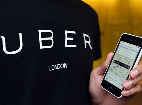 Uber Driver Accused Of Throwing Gay Couple Out Of Taxi For Kissing