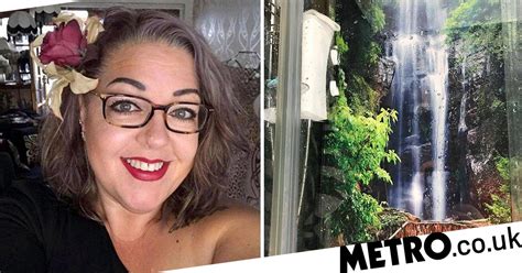Mum Spends Just £115 Transforming Her Bathroom Into A Tropical Paradise