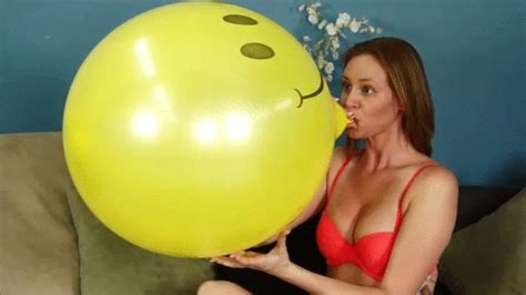 Corry Blows Large Balloons To Pop Hd Custom Fetish Shoots Clips4sale